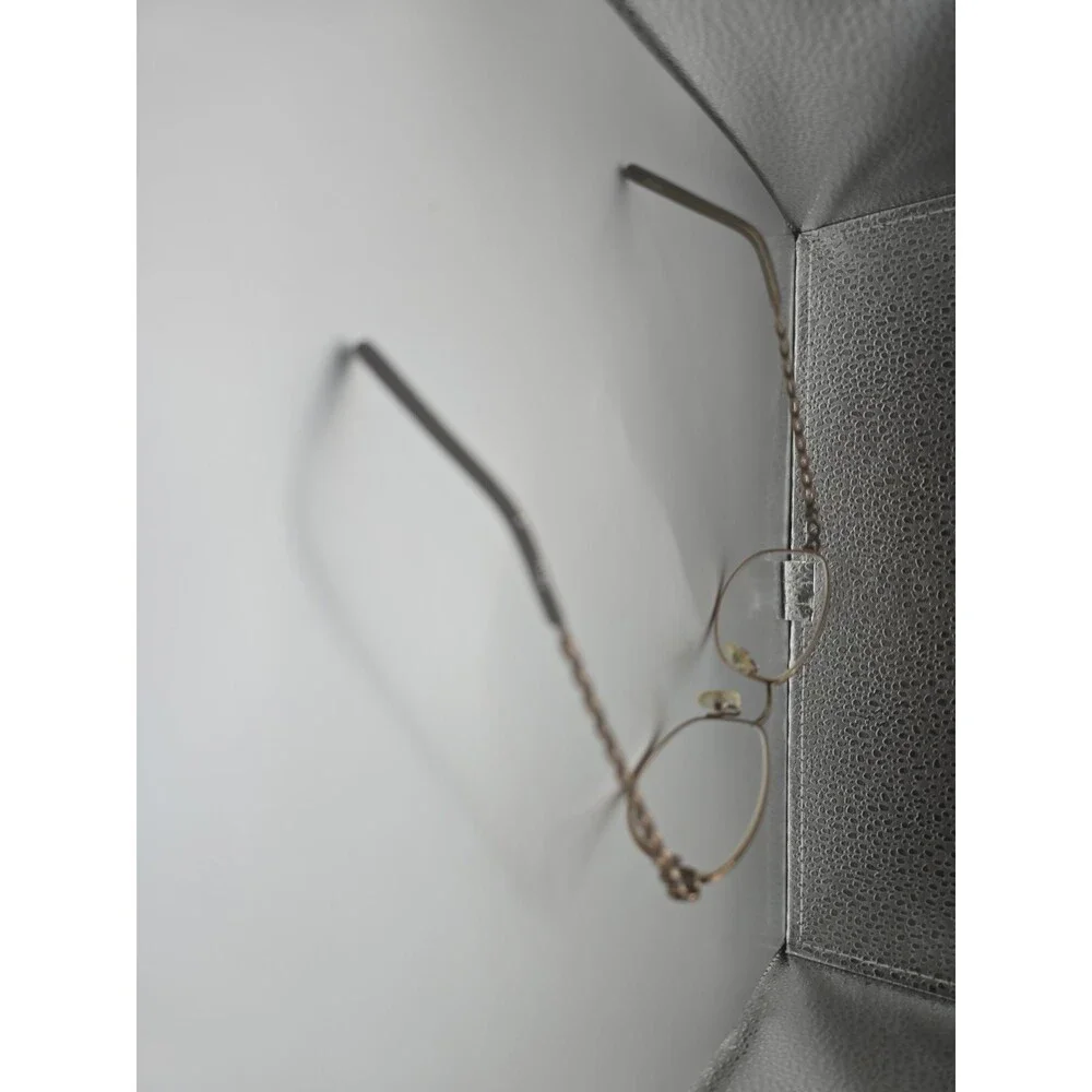 Hush Puppies Gold Tone Frame Eyeglasses Nose Pads Full Rim 52-17-130 Old Money